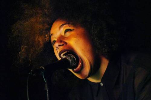 tumblr_otthczz5bI1r6mggzo3_500